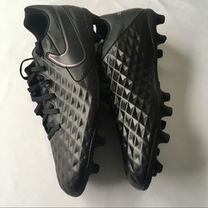 Nike Tiempo Legend 8 Club Soccer Cleats M8/W9.5
